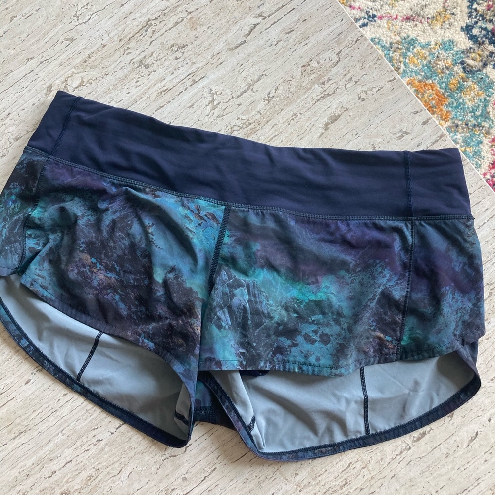 lululemon shorts size 8
